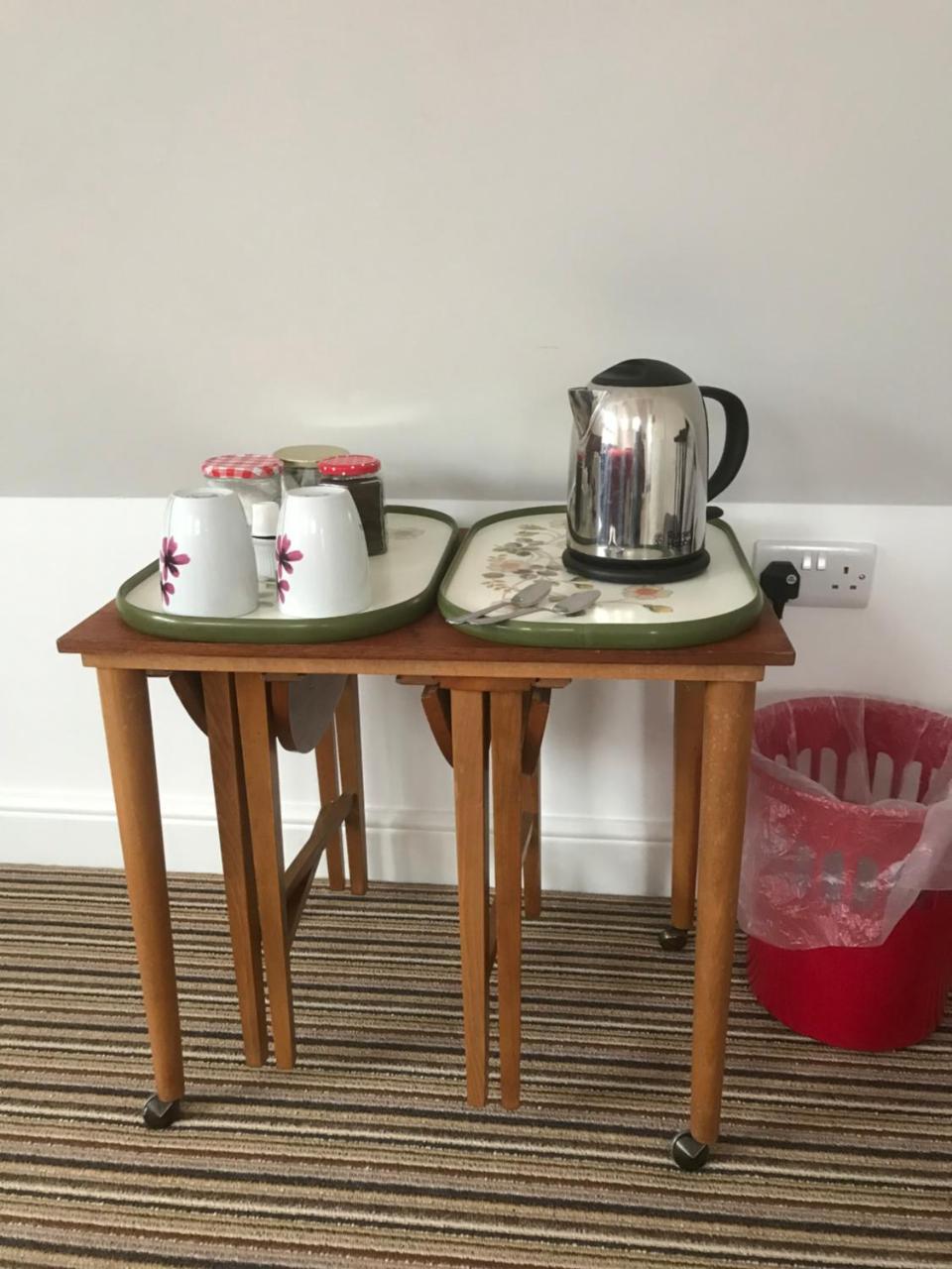 Studio Above Worlds End Microbrewery And Behind The Crown Inn Pewsey Bagian luar foto